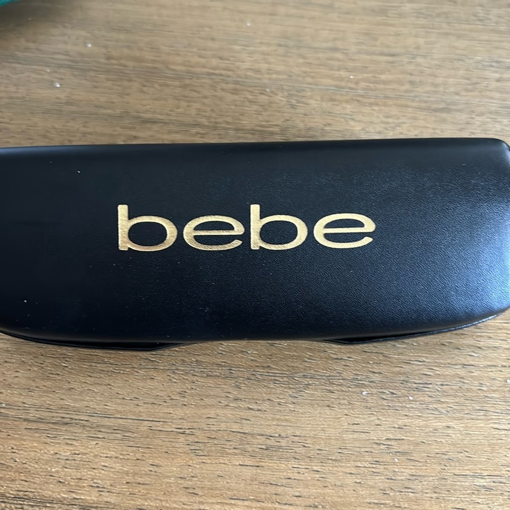 🍀Bebe hard shell glasses case